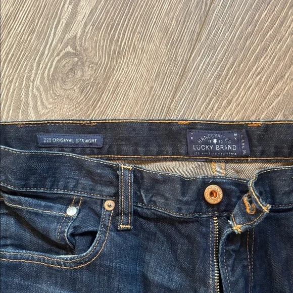 Lucky Brand Men's Deep Indigo Straight Jeans - Picture 4 of 8